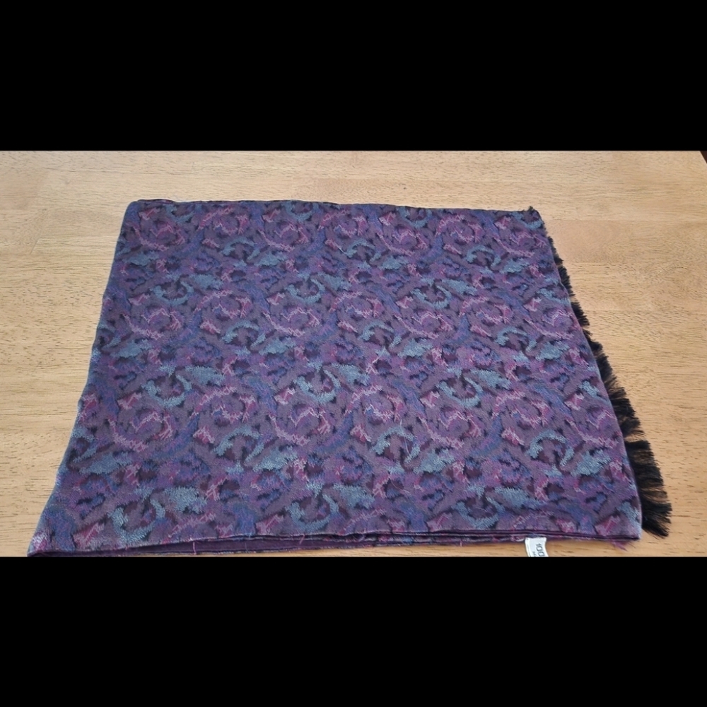 EUC! VINTAGE FOR STRAWBRIDGE & CLOTHIER- MADE IN ITALY SILK SCARF